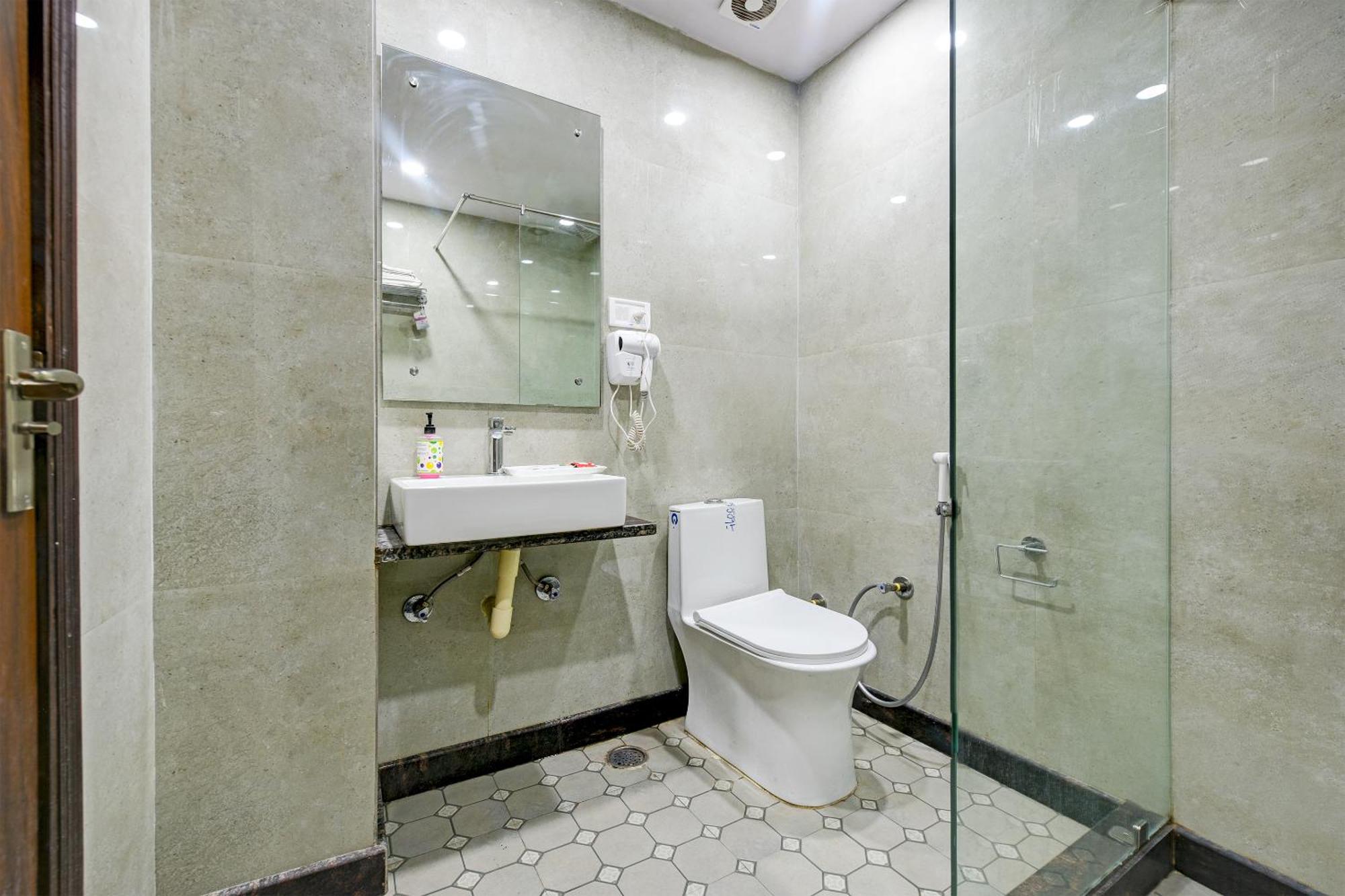 Hotel Le Grand - Walk-In From Rk Ashram Metro Station Ню Делхи Екстериор снимка