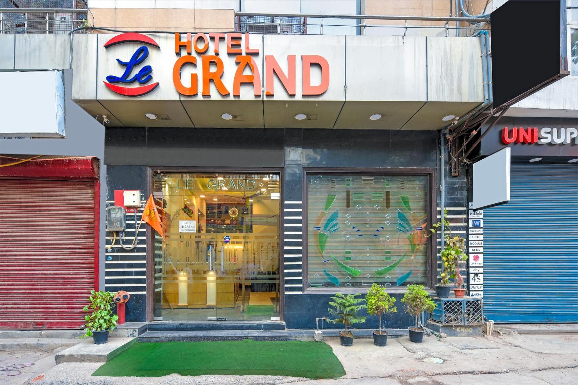 Hotel Le Grand - Walk-In From Rk Ashram Metro Station Ню Делхи Екстериор снимка