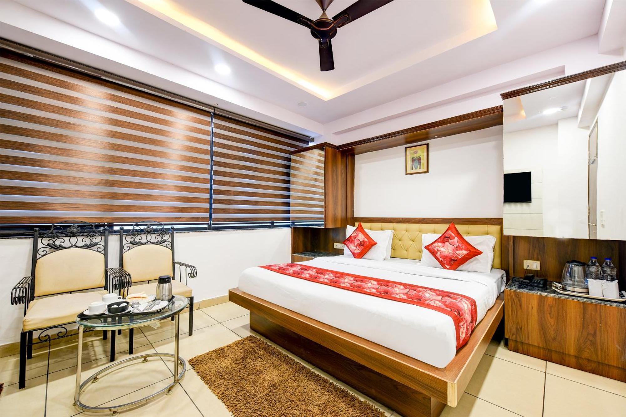 Hotel Le Grand - Walk-In From Rk Ashram Metro Station Ню Делхи Екстериор снимка