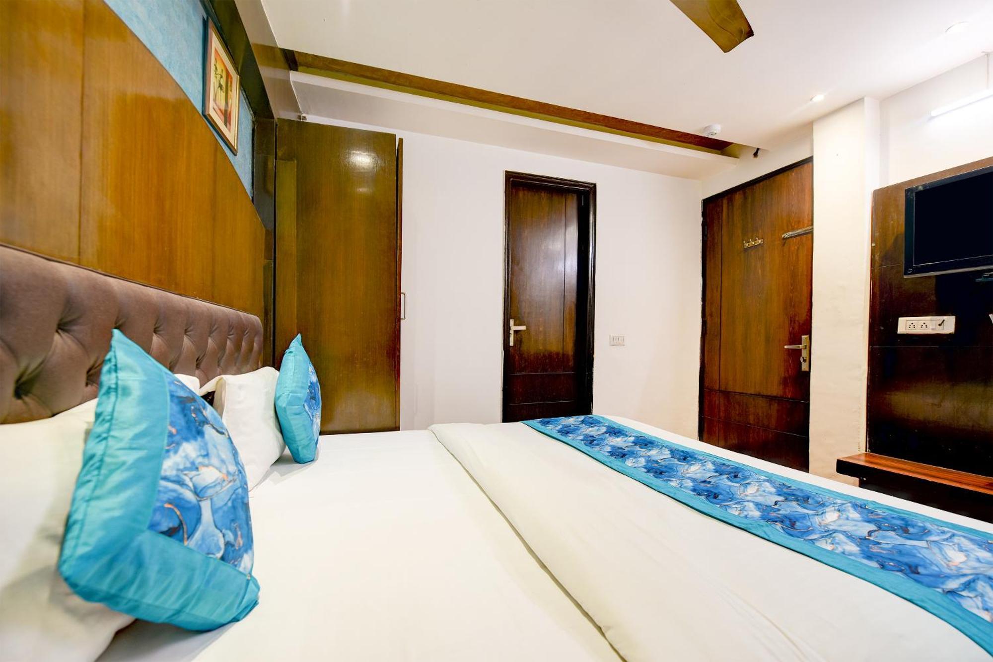 Hotel Le Grand - Walk-In From Rk Ashram Metro Station Ню Делхи Екстериор снимка